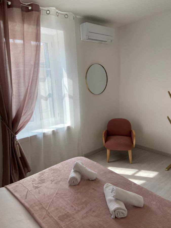 Le Nid Du Faubourg Διαμέρισμα Μπον Εξωτερικό φωτογραφία